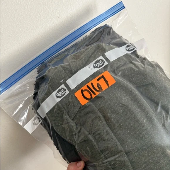 ALO Yoga Enhance Sherpa Hooded Sweatshirt Black GREEN Jacket Hoodie
Thumb Holes - Picture 6 of 6